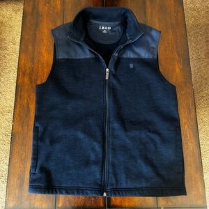 Izod Men's Dark Blue Vest with Navy Accents Medium